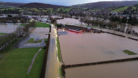 llifogydd storm darragh a470 llanelwedd